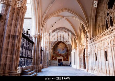 Kreuzgang der Kathedrale von Toledo, Toledo, Spanien. Stockfoto