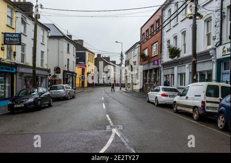 Skibbereen, West Cork, Irland. Januar 2021. Die Straßen von Skibbereen waren heute fast menschenleer. Skibbereen und die umliegenden Gebiete haben einen massiven Anstieg in COVID-19 Fällen mit der 14-Tage-Inzidenzrate für das Gebiet ab dem 11. Januar 1426.6 pro 100,000 gesehen. Quelle: AG News/Alamy Live News Stockfoto