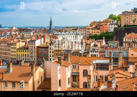 Panoramablick auf die Stadt Lyon vom Stadtteil Croix Rousse, Rhône, Frankreich Stockfoto