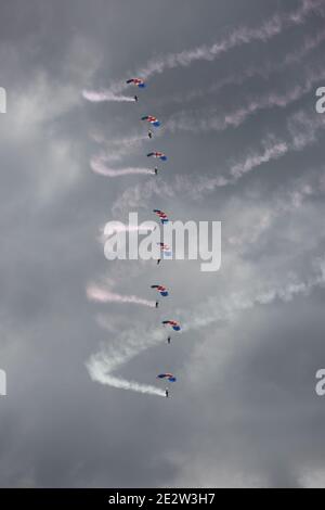 Scottish International Airshow 2017. Samstag 2nd September Low Green Ayr, Ayrshire, Schottland, Großbritannien . Die RAF Falcons sind ein britisches Militär-Fallschirmspringer-Display-Team, das hier an den Strand an der Küste von Ayr Fallschirmspringen sieht Stockfoto