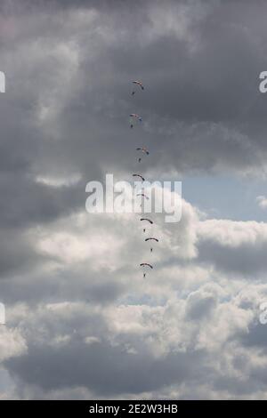 Scottish International Airshow 2017. Samstag 2nd September Low Green Ayr, Ayrshire, Schottland, Großbritannien . Die RAF Falcons sind ein britisches Militär-Fallschirmspringer-Display-Team, das hier an den Strand an der Küste von Ayr Fallschirmspringen sieht Stockfoto