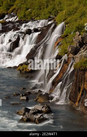 Hraunfossar Wasserfälle im Westen Islands Stockfoto