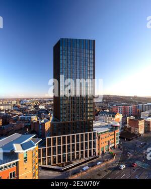 Blick auf den Sonnenuntergang auf Hadrian's Tower und Newcastle upon Tyne, Newcastle upon Tyne, Tyne and Wear, England, Großbritannien Stockfoto