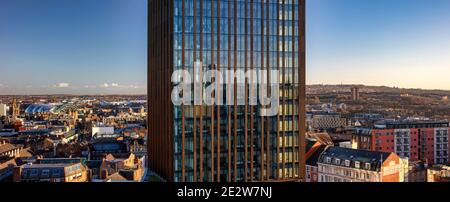 Blick auf den Sonnenuntergang auf Hadrian's Tower und Newcastle upon Tyne, Newcastle upon Tyne, Tyne and Wear, England, Großbritannien Stockfoto