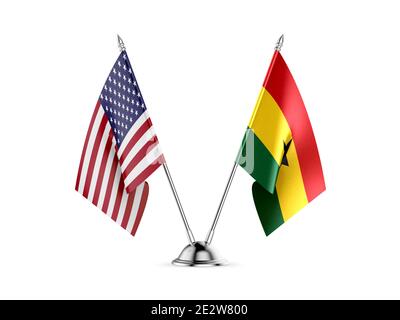 Schreibtisch Fahnen, Vereinigten Staaten von Amerika und Ghana, auf weißem Hintergrund. 3D-Bild Stockfoto