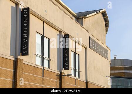 Weymouth, Dorset, Großbritannien. Januar 2021. Allgemeine Ansicht des Debenhams Kaufhauses in Weymouth in Dorset, das nicht wieder geöffnet wird, wenn die Sperre endet. Bild: Graham Hunt/Alamy Live News Stockfoto