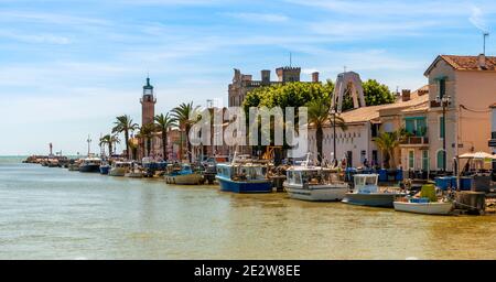 Panorama von Grau du ROI und dem Canal Saint-Louis, der ins Mittelmeer fließt, im Gard in Okzitanien, Frankreich. Stockfoto