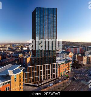 Blick auf den Sonnenuntergang auf Hadrian's Tower und Newcastle upon Tyne, Newcastle upon Tyne, Tyne and Wear, England, Großbritannien Stockfoto