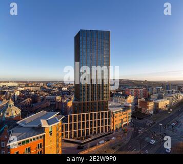 Blick auf den Sonnenuntergang auf Hadrian's Tower und Newcastle upon Tyne, Newcastle upon Tyne, Tyne and Wear, England, Großbritannien Stockfoto