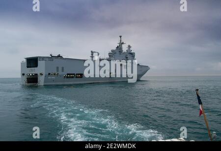 Das führende Schiff der Mistral Klasse von amphibischen Angriffsschiffen, Mistral im Mittelmeer. Drei werden von der französischen Marine betrieben, zwei weitere dienen der ägyptischen Marine Stockfoto