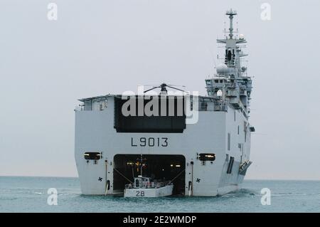 Das führende Schiff der Mistral Klasse von amphibischen Angriffsschiffen, Mistral im Mittelmeer. Drei werden von der französischen Marine betrieben, zwei weitere dienen der ägyptischen Marine Stockfoto