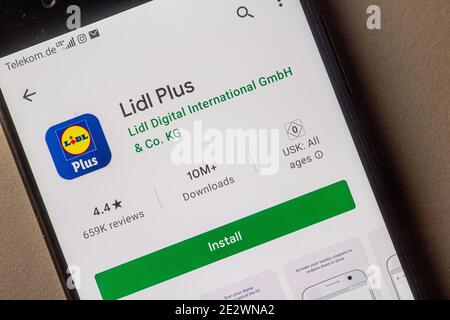 Neckargemuend, Deutschland: 15. Januar 2021: App-Icon der deutschen internationalen Discounter-Supermarktkette 'Lidl' im google App Store auf dem Handy Stockfoto