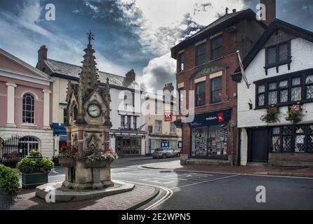 Great Torrington mit der beeindruckenden Uhr ist eine freundliche Begrüßung Marktstadt Stockfoto