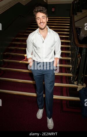 Die Eröffnungsnacht von English National BalletÕs Cinderella in-the-round in der Royal Albert Hall, London. Bilddatum: Donnerstag, 6. Juni 2019. Bildnachweis sollte lauten: David Jensen Stockfoto
