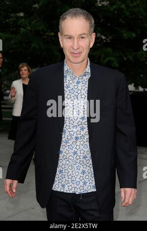 John McEnroe besucht die Vanity Fair Party vor dem Tribeca Film Festival 2010 am 20. April 2010 am New York State Supreme Court in New York City, NY, USA. Foto von Mehdi Taamallah/ABACAPRESS.COM (im Bild: John McEnroe) Stockfoto