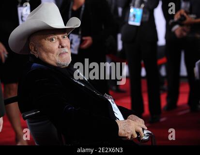 Tony Curtis kommt zur Vorführung von 'A Star is Born' während des TCM Classic Film Festivals im chinesischen Theater in Hollywood. Los Angeles, CA, USA am 22. April 2010. Foto von Lionel Hahn/ABACAPRESS.COM Stockfoto