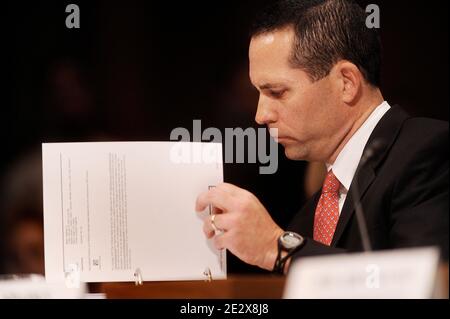 Daniel Sparks, ehemaliger Partner und Leiter der Abteilung Hypotheken bei der Goldman Sachs Group, bezeugt vor dem Senat bei einer Anhörung zur Rolle der Investmentbanken während der Finanzkrise in Washington, DC, USA? Am 27. April 2010. Der CEO von Goldman Sachs und andere Führungskräfte des Wall Street Powerhouse kommen vor den Kongress 10 Tage, nachdem die Regierung die Firma des Betrugs beschuldigt. (Im Bild: Daniel Sparks ) Foto von Olivier Douliery /ABACAPRESS.COM Stockfoto