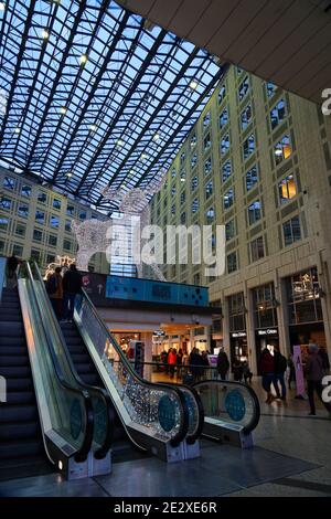 PARIS, FRANKREICH -5 JAN 2021- Blick auf Italie Deux, ein großes Einkaufszentrum am Place d'Italie im 13. Arrondissement von Paris, Frankreich. Stockfoto