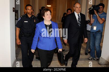 Kandidatin des Obersten Gerichtshofs der USA, Generalsolizatorin Elena Kagan trifft sich mit Senatoren am 12. Mai 2010 in Washington, DC. Wenn vom US-Senat bestätigt, wäre der ehemalige Dekan der Harvard Law School die erste Justiz, die ohne vorherige gerichtliche Erfahrung seit William Rehnquist im Jahr 1972 dem Hohen Gericht beitreten würde. Foto von Olivier Douliery/ABACAPRESS.COM Stockfoto