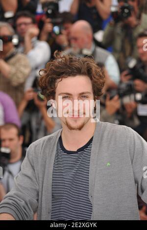 Aaron Johnson nimmt am 14. Mai 2010 an der Fotoschau "Chatroom" während der 63. Filmfestspiele von Cannes in Cannes, Frankreich, Teil. Foto von Hahn-Nebinger-Orban/ABACAPRESS.COM Stockfoto