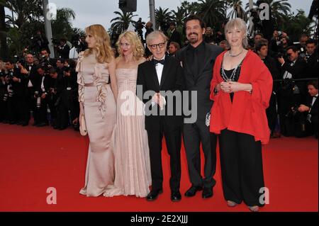 Lucy Punch, Naomi Watts, Regisseur Woody Allen und Gemma Jones bei der Vorführung von "You will Meet A Tall Dark Stranger", die am 15. Mai 2010 während der 63. Filmfestspiele von Cannes in Cannes, Südfrankreich, außer Konkurrenz gezeigt wurde. Foto von Hahn-Nebinger-Orban/ABACAPRESS.COM Stockfoto