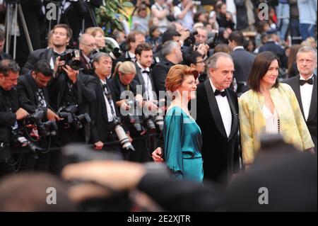 Der französische Kulturminister Frederic Mitterrand und der spanische Amtskollege kommen am 15. Mai 2010 zur Vorführung von Woody Allens neuestem Film "You will Meet a Tall Dark Stranger" in Cannes, Südfrankreich, an. Foto von Ammar Abd Rabbo/ABACAPRESS.COM Stockfoto