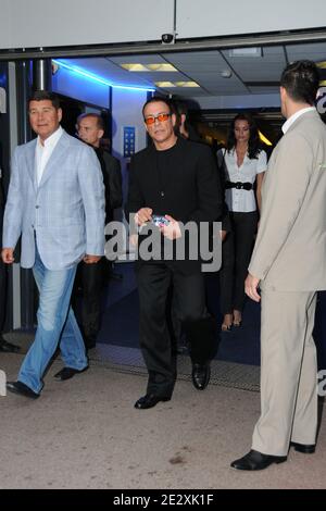 Schauspieler Jean-Claude Van Damme während der 63. Filmfestspiele von Cannes am 15. Mai 2010 in Cannes, Frankreich. Foto von Mireille Ampilhac/ABACAPRESS.COM Stockfoto