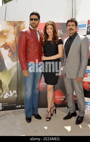 (L-R) Abhishek Bachchan, Aishwarya Rai Bachchan und Vikram beim Fotocall für 'Raavan' während der 63. Filmfestspiele von Cannes am 17. Mai 2010 in Cannes, Frankreich. Foto von Giancarlo Gorassini/ABACAPRESS.COM Stockfoto