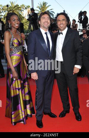 Diaryatou Daff, Javier Bardem, Alejandro Gonzalez Inarritu bei der Vorführung von 'Biutiful', die am 17. Mai 2010 beim 63. Filmfestival von Cannes in Cannes, Südfrankreich, im Wettbewerb vorgestellt wurde. Foto von Hahn-Nebinger-Orban/ABACAPRESS.COM Stockfoto