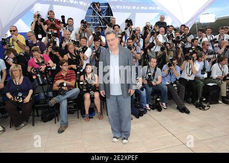 Stephen Frears beim 'Tamara Drewe' Photocall während der 63. Filmfestspiele von Cannes in Cannes, Frankreich am 18. Mai 2010. Foto von Hahn-Nebinger-Orban/ABACAPRESS.COM Stockfoto