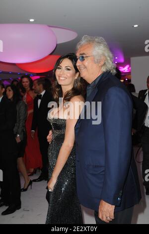 Flavio Briatore und Elisabetta Gregoraci nehmen am 18. Mai 2010 an der De Grisogono Party im Hotel Du Cap in der Nähe von Cannes, Frankreich, Teil. Foto von Ammar Abd Rabbo/ABACAPRESS.COM Stockfoto