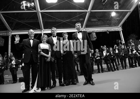 Viktor Nemets, Regisseur Sergei Loznitsa, Olga Shuvalova und Gast bei der Ankunft zur Vorführung von 'Schastye Moe', die am 19. Mai 2010 bei den 63. Filmfestspielen von Cannes in Cannes, Frankreich, im Wettbewerb gezeigt wurde. Foto von Hahn-Nebinger-Orban/ABACAPRESS.COM Stockfoto