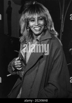 Tina Turner bei der "Tootsie"-Premiere Mann's Chinese Theatre in Hollywood Credit: Ralph Dominguez/MediaPunch Stockfoto