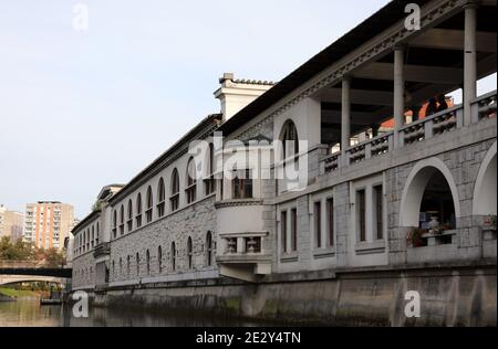 Zentraler Markt am Fluss Ljubljanica in Ljubljana Stockfoto