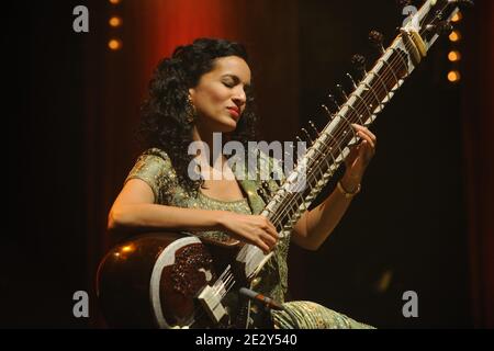 Anoushka Shankar tritt am 29. Mai 2010 in Genf auf. Foto von Loona/ABACAPRESS.COM Stockfoto