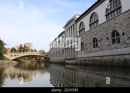 Zentraler Markt am Fluss Ljubljanica in Ljubljana Stockfoto