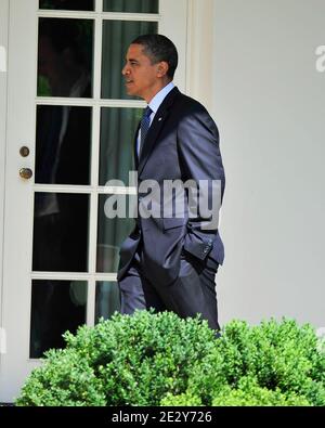 US-Präsident Barack Obama kehrt am Donnerstag, den 03. Juni 2010, ins Weiße Haus in Washington DC, USA, zurück. Er kehrte von einem Besuch der Sidwell Friends School in Bethesda, MD, für eine der Schulveranstaltungen seiner Tochter Sasha zurück. Foto von Ron Sachs/ABACAPRESS.COM (im Bild: barack Obama) Stockfoto