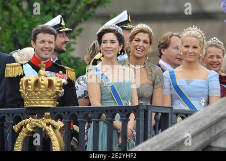 Kronprinz Frederik von Dänemark, Kronprinz Haakon von Norwegen, Kronprinzessin Maria von Dänemark, Prinzessin Maxima von den Niederlanden und Kronprinzessin Mette-Marit von Norwegen bei der Trauung von Kronprinzessin Victoria von Schweden und Daniel Westling in Stockholm, Schweden am 19. Juni, 2010. Foto von Mousse-Nebinger-Orban/ABACAPRESS.COM Stockfoto