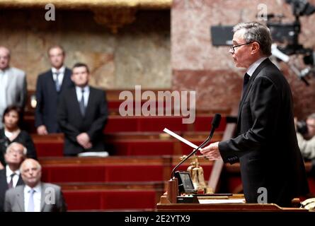 Der Präsident der französischen Nationalversammlung, Bernard Accoyer, hält eine Rede während der Hommage an Henri Cuq an die Nationalversammlung am 29. Juni 2010 in Paris. Foto von Stephane Lemouton/ABACAPRESS.COM Stockfoto