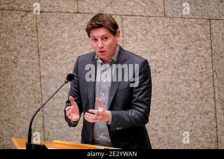 DEN HAAG, NIEDERLANDE - JANUAR 12: Jan Paternotte von D66 gesehen während der Plenardebatte im Tweede kamer parlament am 12. Januar 2021 im Ha Stockfoto