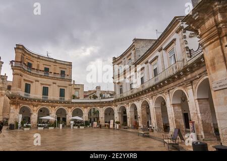 Piazza Plebiscito bei Martina Frankreich, Point of Interest in Apulien an einem regnerischen Tag, Italien Apulien Stockfoto