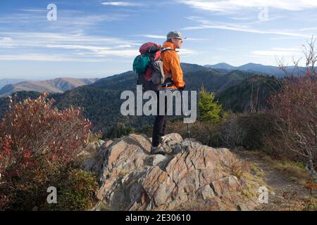 NC00167-00...NORTH CAROLINA - Wandern auf dem Gipfel des Charlies Bunion entlang des Appalachian Trail nördlich von Newfound Gap im Great Smoky Mountains NP. Stockfoto