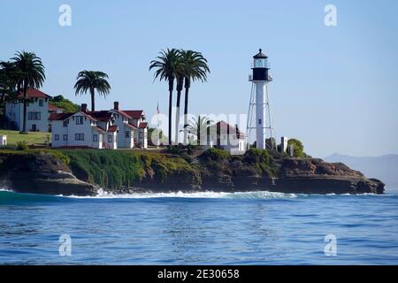 San Diego, Kalifornien, USA. Januar 2021. Der Leuchtturm von New Point Loma liegt an der Südspitze der Halbinsel Point Loma in der Nähe des Cabrillo National Monument in San Diego. In den Unterkünften der Hüter auf dem Grundstück leben Küstenwachoffiziere. Kredit: K.C. Alfred/ZUMA Wire/Alamy Live News Stockfoto