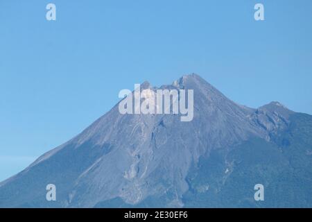 Mount Merapi Krater in Yogyakarta, Indonesien Vulkan Landscape View. Stockfoto