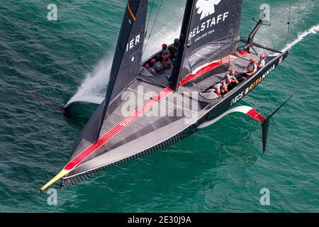 Auckland, Neuseeland. Januar 2021. Die Yacht des INEOS Teams UK wird am 16. Januar 2021 beim zweiten Wettkampftag bei der America's Cup Challenger-Serie in Auckland, Neuseeland, gesehen. (COR36/Studio Borlenghi/Handout via Xinhua) Quelle: Xinhua/Alamy Live News Stockfoto