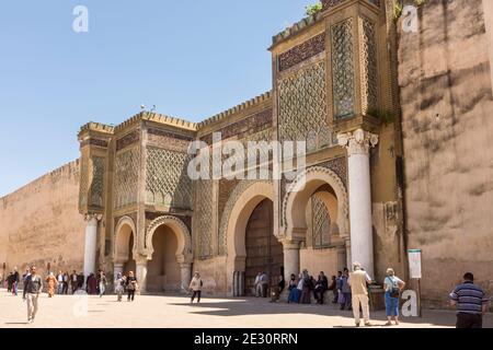 Meknes' schönstes Tor, das reich verzierte Bab Mansour, Marokko Stockfoto