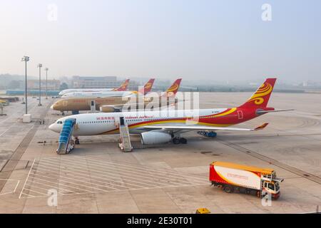 Peking, China - 30. September 2019: Hainan Airlines Airbus A330-300 am Beijing Capital Airport (PEK) in China. Airbus ist ein europäisches Flugzeug Stockfoto