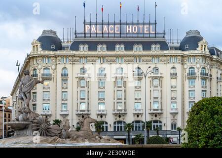 MADRID, SPANIEN - 03. MÄRZ 2020: Das Westin Palace Madrid. Das Palace Hotel ist ein Luxushotel am Centro in Madrid, Spanien. Stockfoto