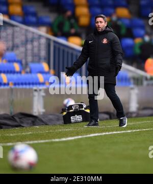 London, Großbritannien. Januar 2021. Sunderland-Manager Lee Johnson ist während des Spiels der Sky Bet League 1 in der Plough Lane in London auf der Touchline.Bild von Daniel Hambury/Focus Images/Sipa USA 16/01/2021 Credit: SIPA USA/Alamy Live News Stockfoto