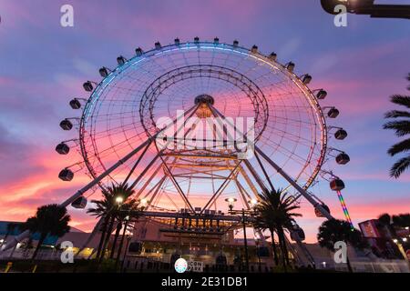 The Wheel im ICON Park Orlando bei Sonnenuntergang Stockfoto